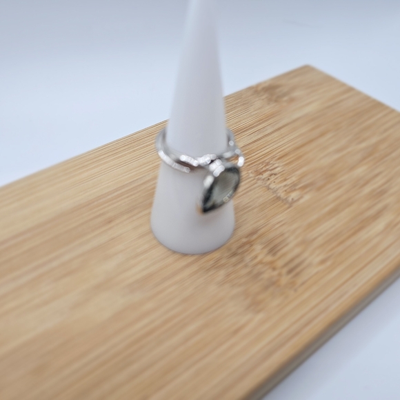 Swarovski Crystal Tanzanite Color Ring - Picture 4 of 8